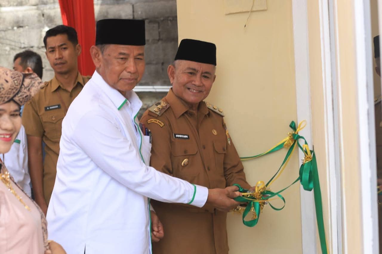 Wawako Suryadi Nurdal Resmikan Bantuan Bedah Rumah Baznas Kota Solok  di Sinapa Piliang